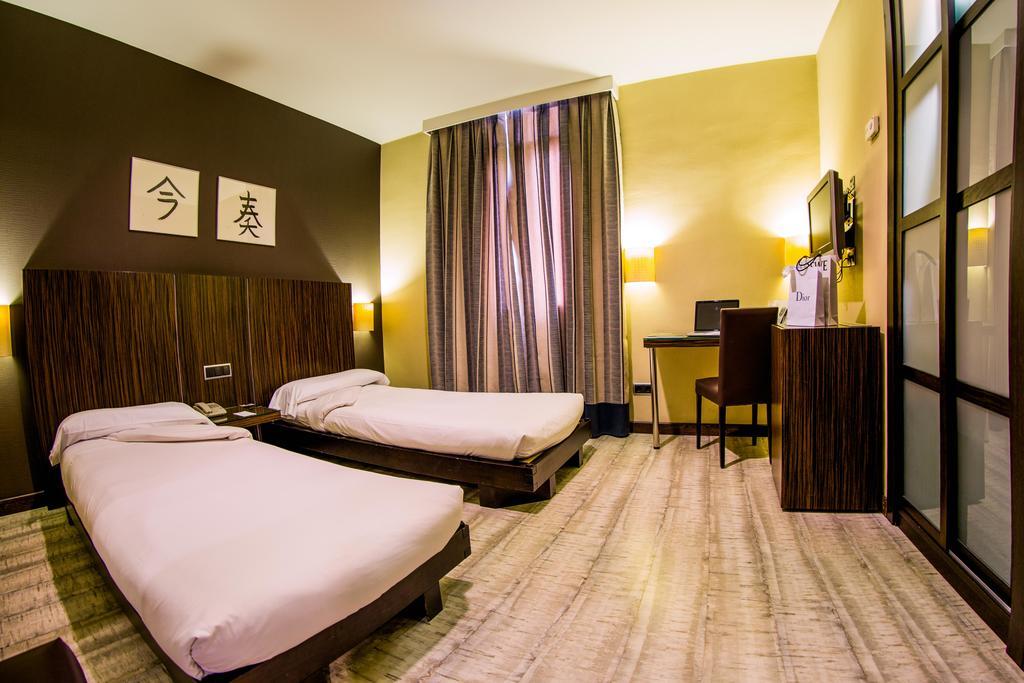 Hotel Arosa Madrid Exterior foto
