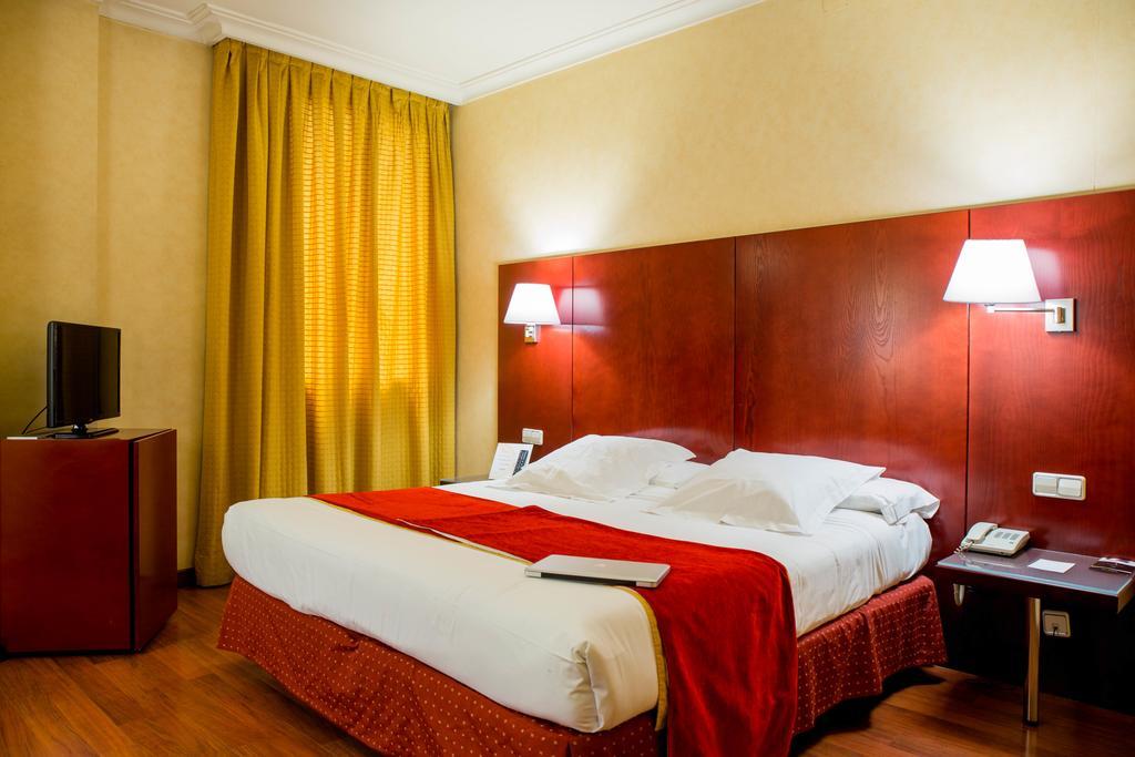 Hotel Arosa Madrid Exterior foto