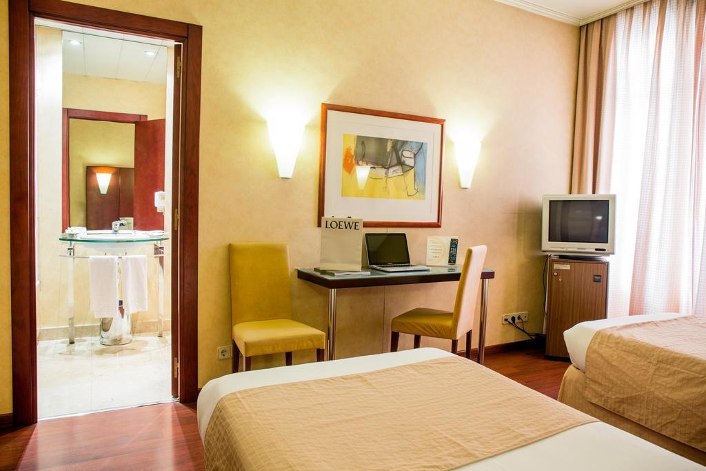 Hotel Arosa Madrid Exterior foto
