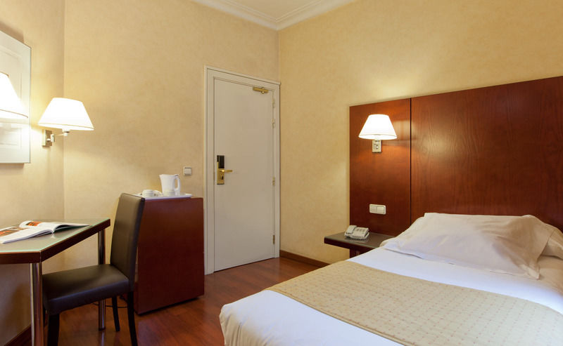 Hotel Arosa Madrid Exterior foto